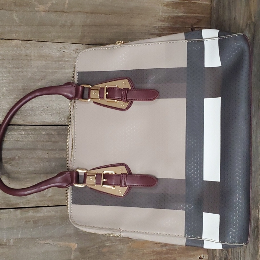 Color block purse